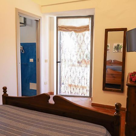 Cactus B&B Le Casette Di Marilena Пантелерия Екстериор снимка