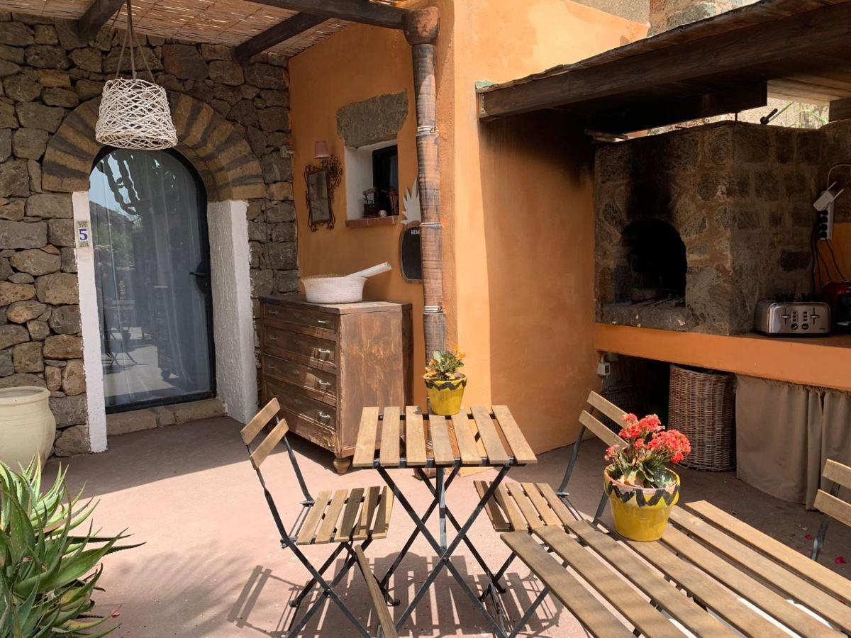 Cactus B&B Le Casette Di Marilena Пантелерия Екстериор снимка