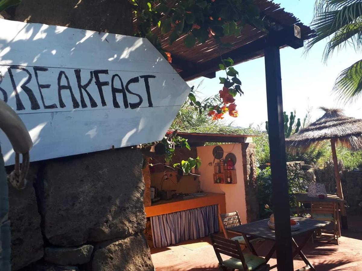 Cactus B&B Le Casette Di Marilena Пантелерия Стая снимка