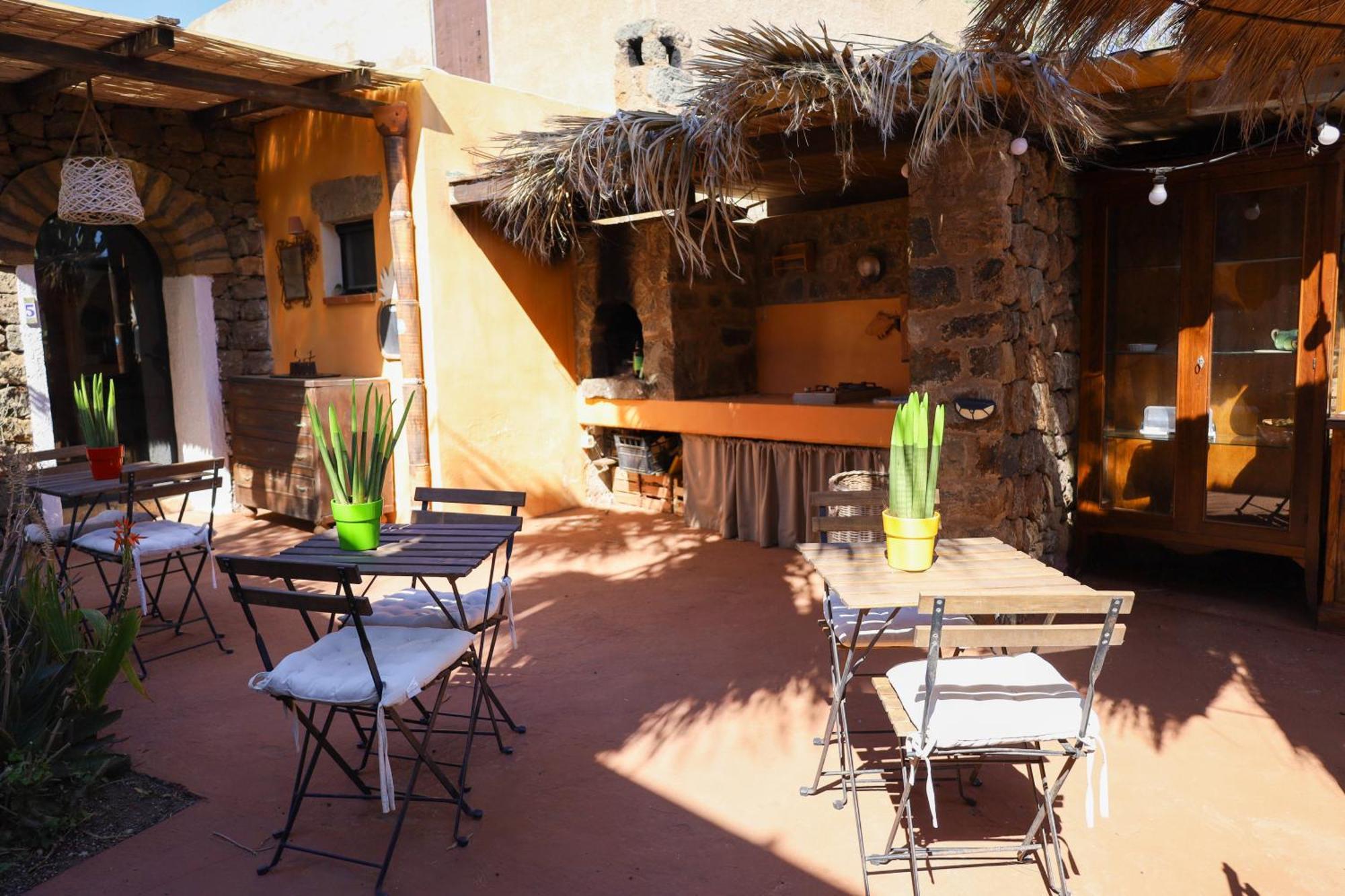 Cactus B&B Le Casette Di Marilena Пантелерия Екстериор снимка